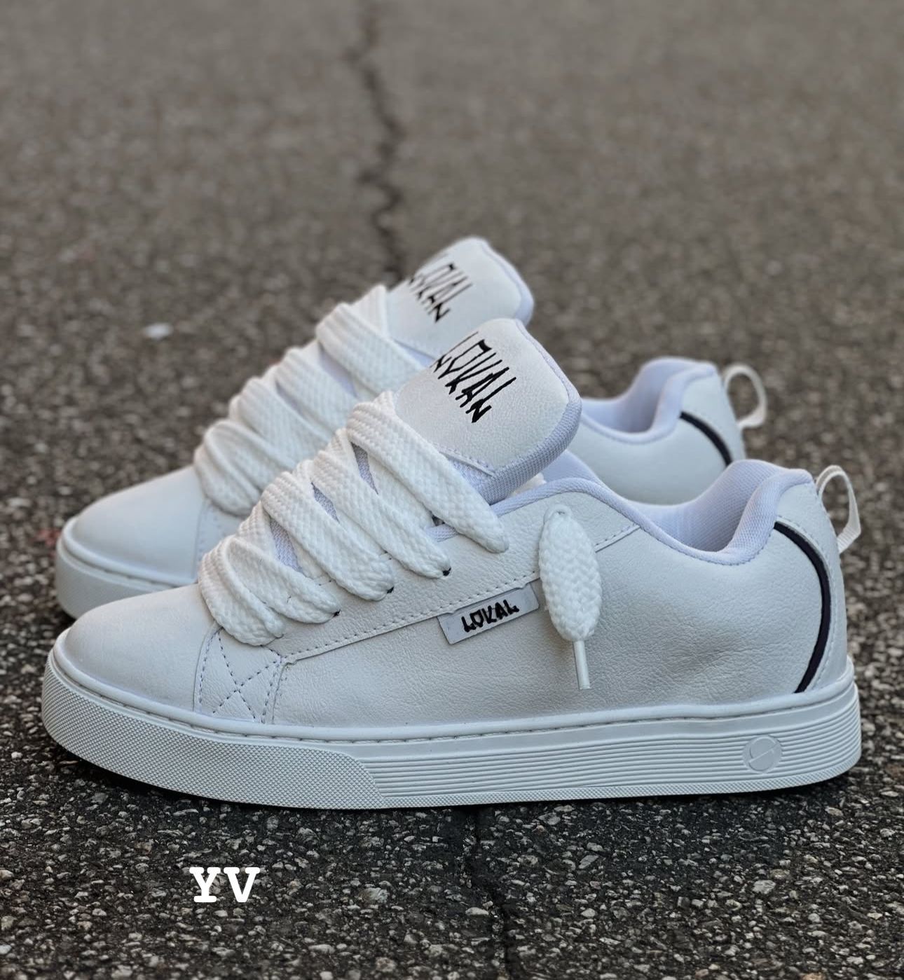 TENIS LOKAL PREMIUM